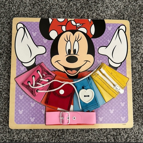 Minnie Mouse busy book puzzle - Picture 1 of 1